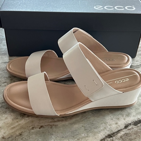 Ecco Shoes - ECCO SHAPE 35 WEDGE Off White Leather Wedge Sandal Hook Loop Closure Slip on